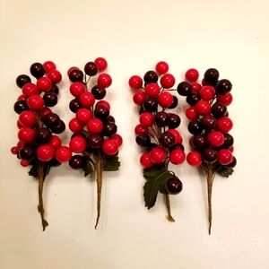4 pcs High Gloss Red & Brown Berries Christmas Thanksgiving Ornaments Bunches